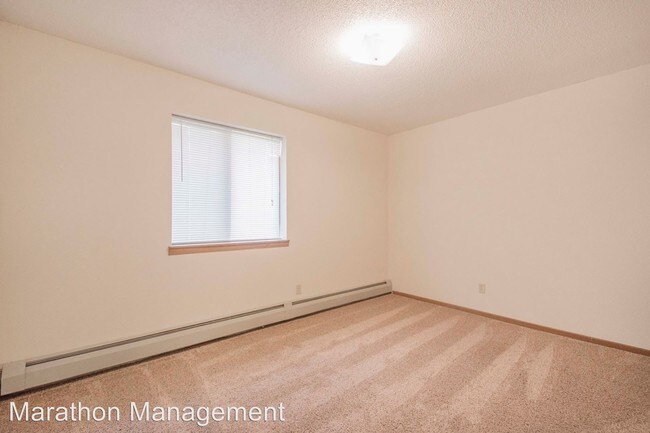 Building Photo - 2505 11th St E