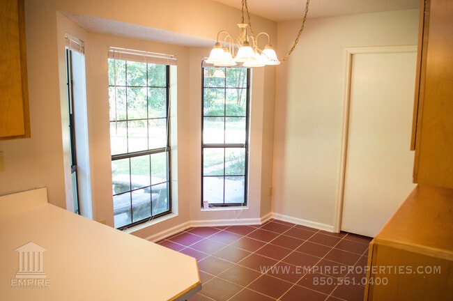 Building Photo - Beautiful Large home off of Mahan