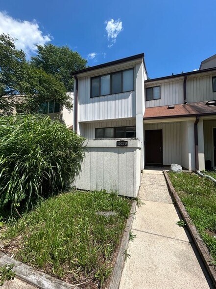 Primary Photo - 15279 Lodge Terrace
