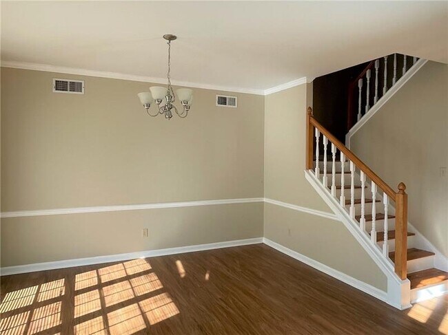 Building Photo - 10730 Pinewalk Forest Cir