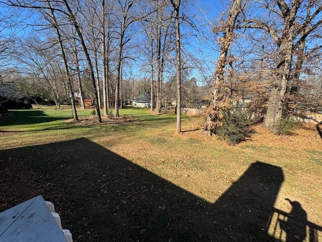 Building Photo - Available to Show