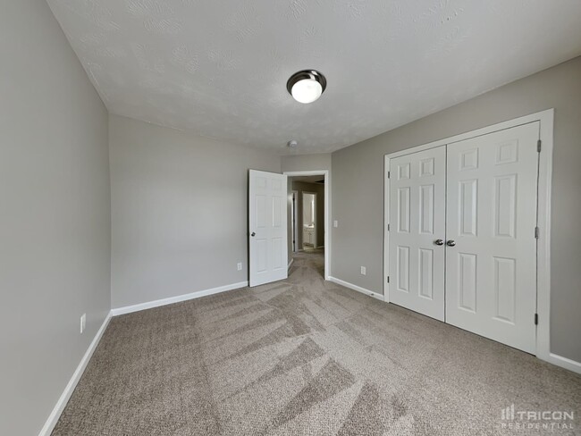 Building Photo - 459 Lenoir Dr
