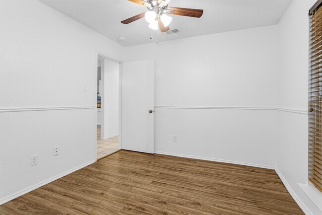 Building Photo - 1215 Three Forks Dr