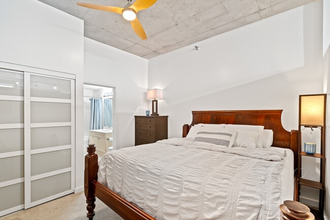 Building Photo - 1720 S Michigan Ave