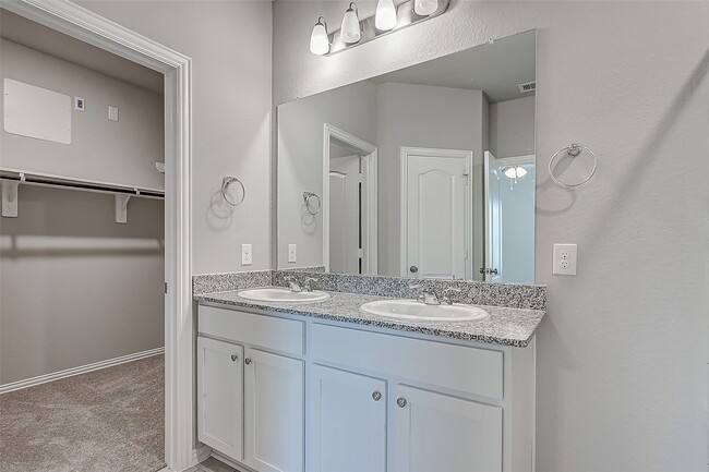 Building Photo - 31322 Spotted Saddle Hollow