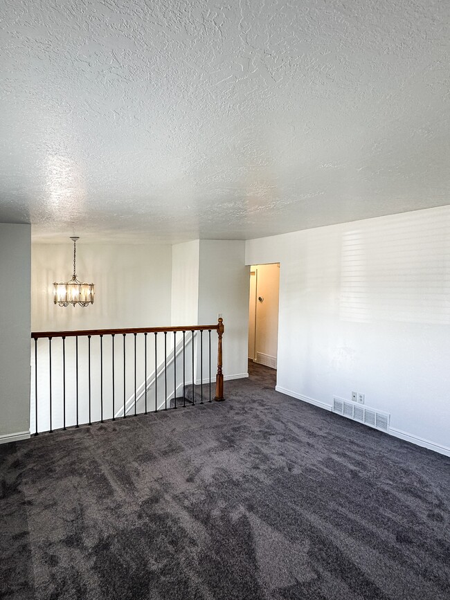 Building Photo - 6745 W 3860 S