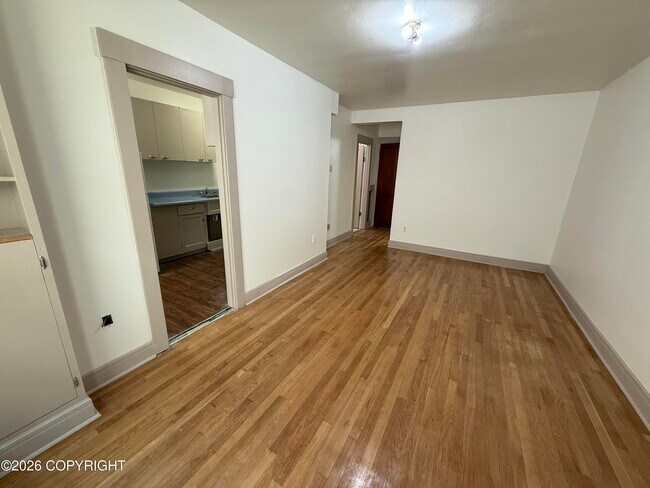 Building Photo - 436 Main St