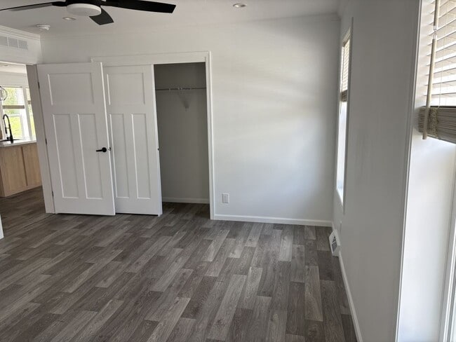 Building Photo - 13945 Bunratty Ave