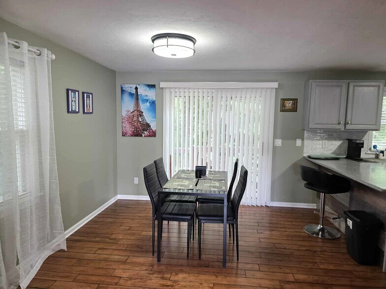 Building Photo - 68 Gatsby Dr