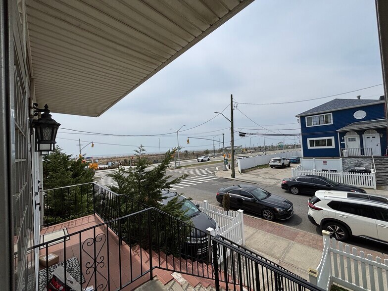 Building Photo - 130 Beach 98th St