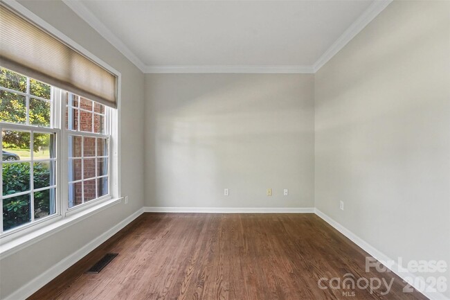 Building Photo - 11526 Sir Francis Drake Dr