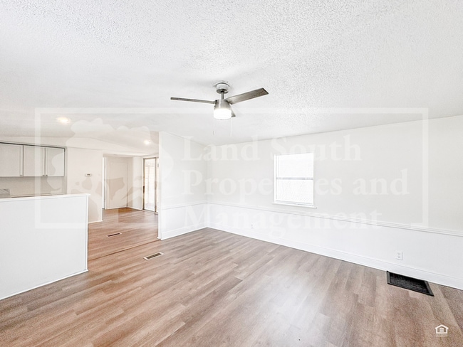 Building Photo - 1175 Meadow Lawn Street