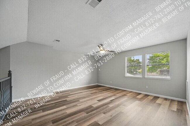 Building Photo - 8805 Wood Glen Dr