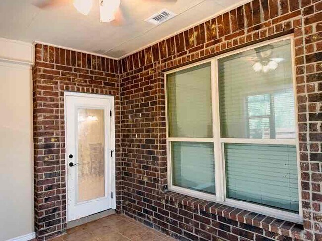 Building Photo - 8727 Kallison Arbor