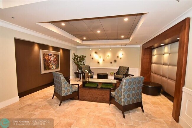 Building Photo - 6715 Via Regina