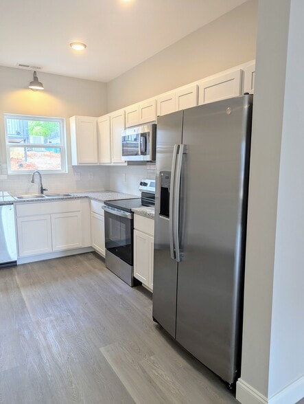 Stainless Steel Appliances - Dawson Creek Townhomes