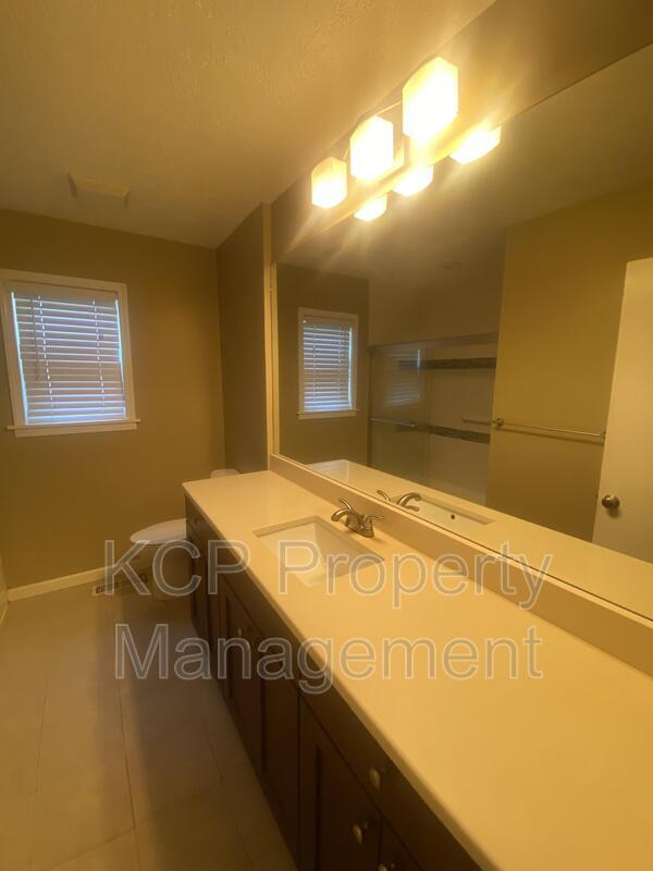 Building Photo - 3019 Independence St