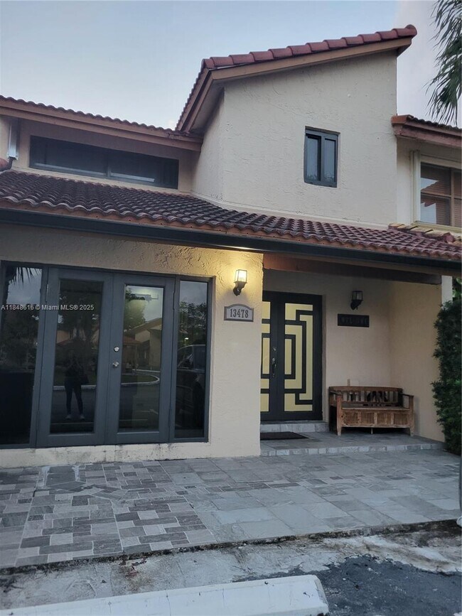 Building Photo - 13478 SW 13th Terrace