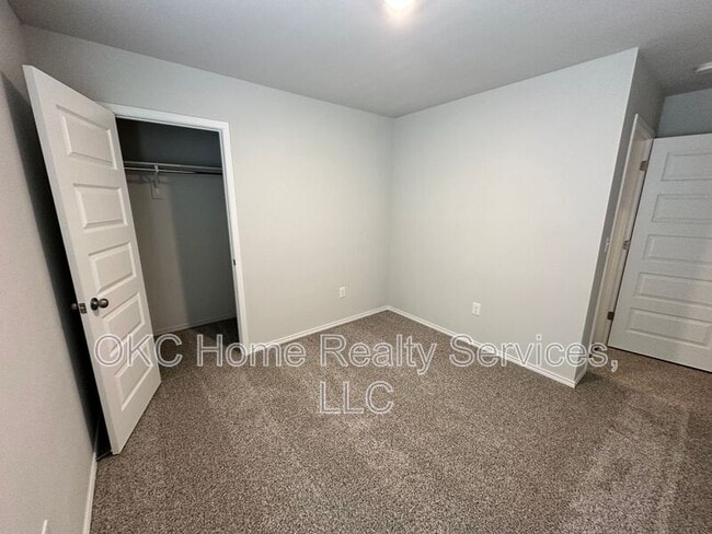 Building Photo - 618 NW 119th St