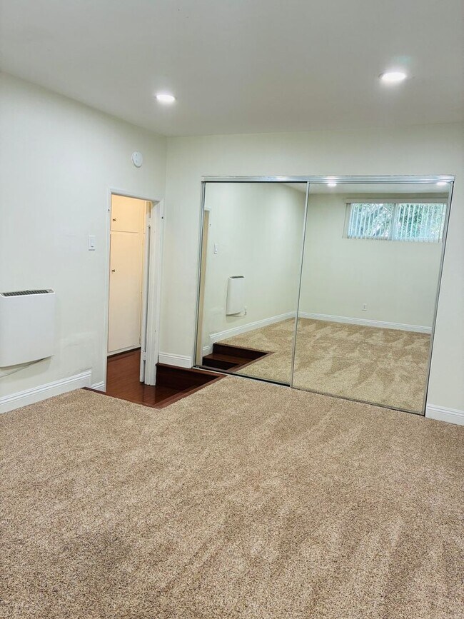 Building Photo - BEAUTIFUL 3 BEDROOM/ 2 BATH- ONE TIME RENTAL