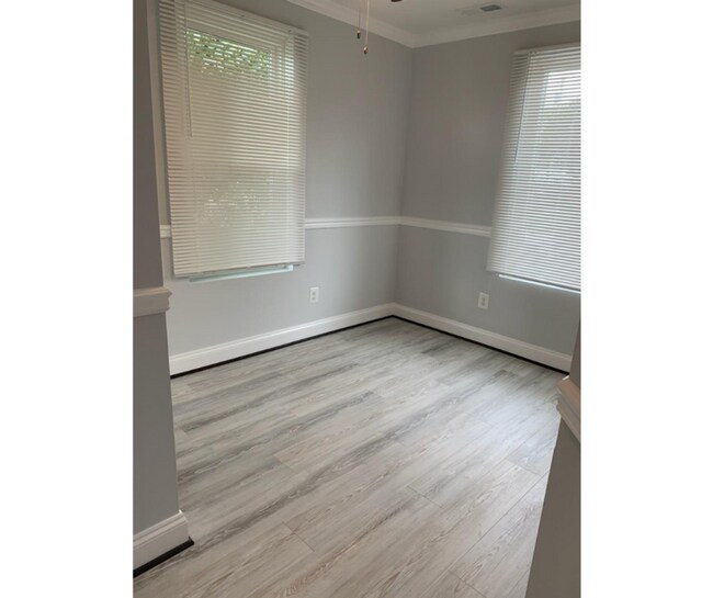 Building Photo - 4115 Fairhaven Ave