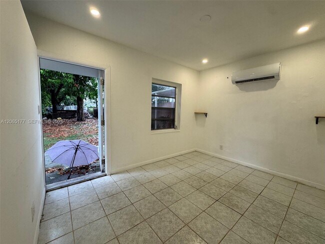 Building Photo - 2380 NW Flagler Terrace