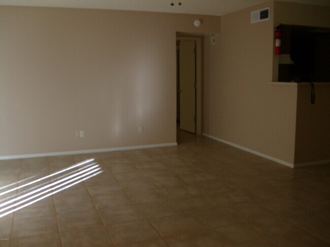 Primary Photo - 4608 W Maryland Ave