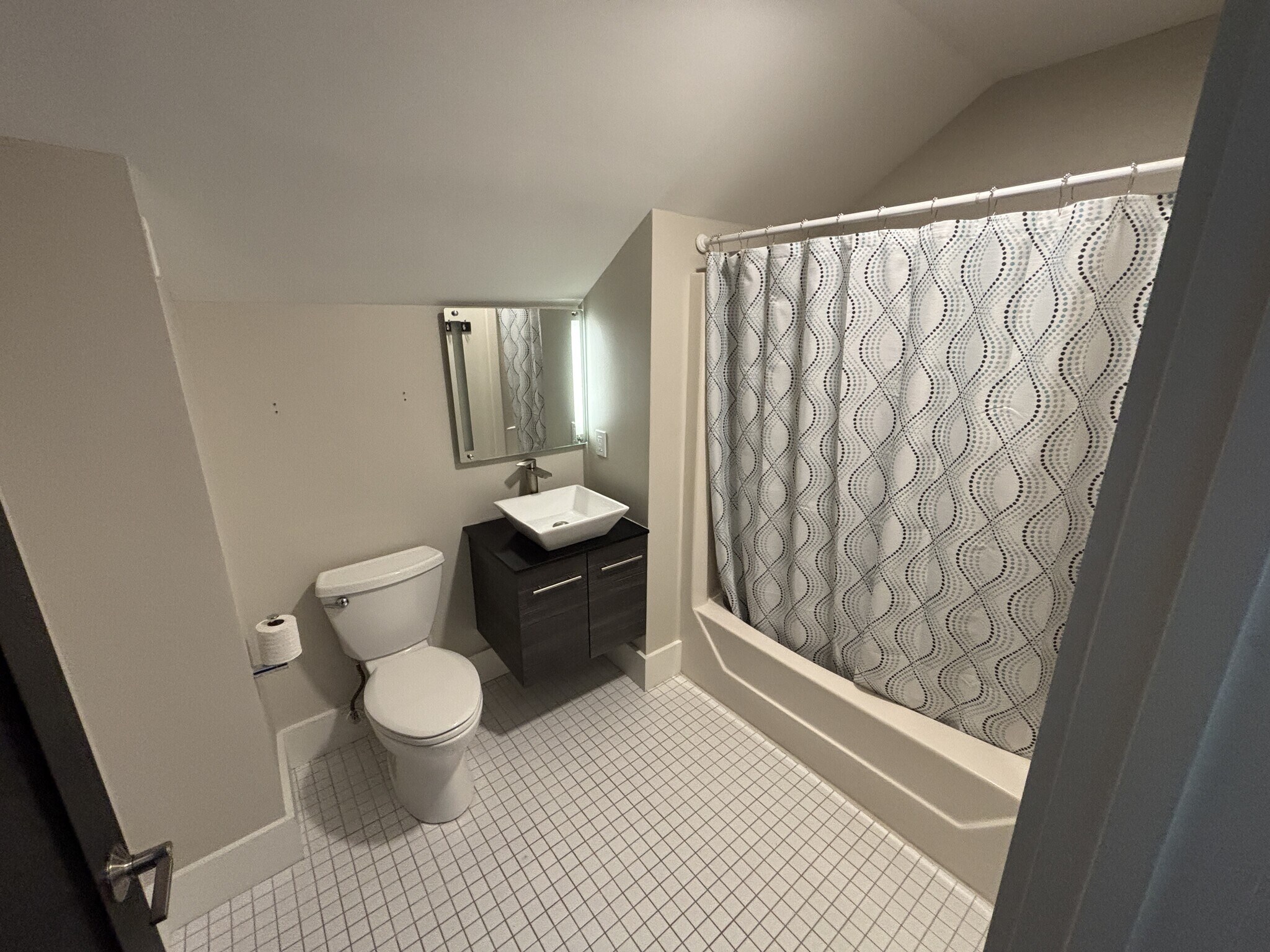 Building Photo - 18 Ocean St