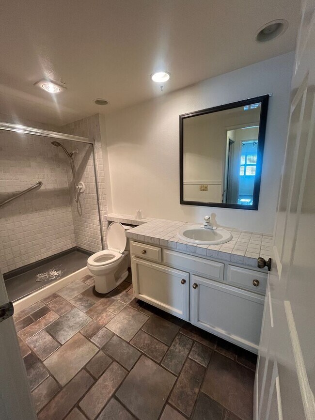 Building Photo - 3BD 3BA Townhouse in Rancho Bernardo - Pla...