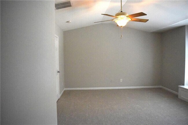 Building Photo - 5780 Weddington Dr
