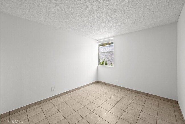 Building Photo - 18620 Hatteras St