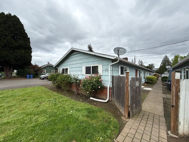 Building Photo - 2463-2479 Lee St SE