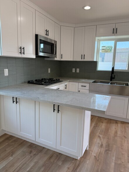 Building Photo - 4931 E San Rafael St