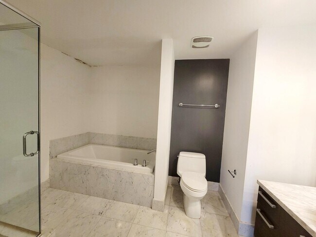Building Photo - 244 Biscayne Blvd