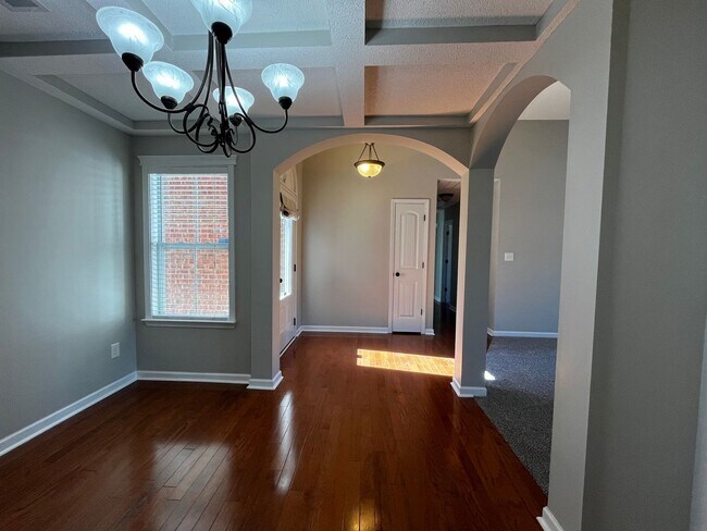 Building Photo - 104 Piedmont Ln