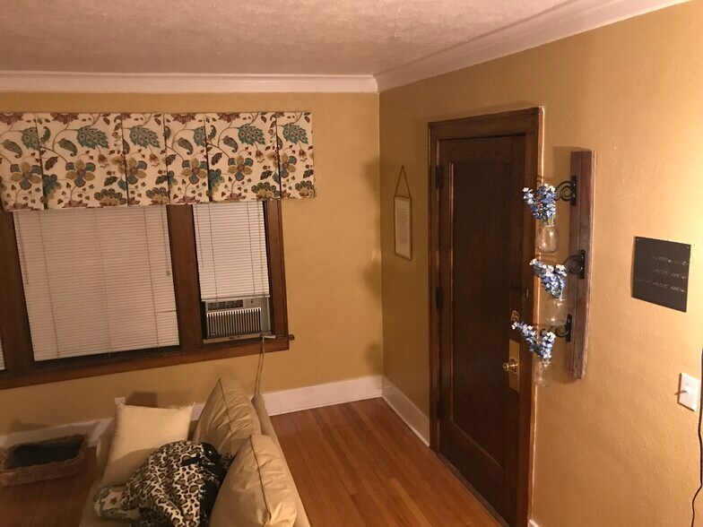 Building Photo - 4922 California St