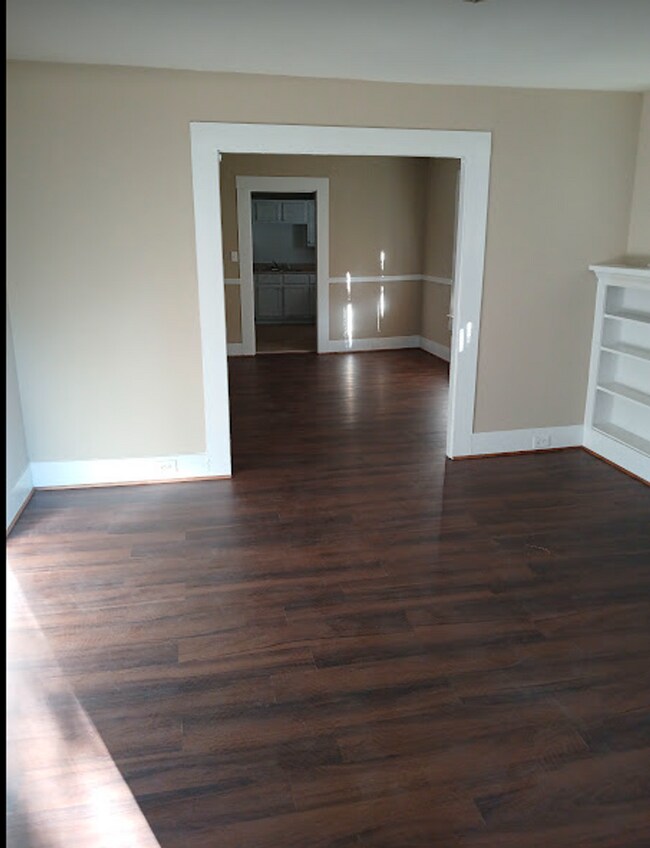 Building Photo - NOW AVAILABLE!! MOVE IN READY! MUST SEE ME!