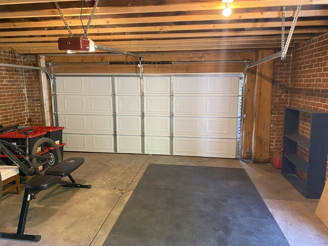 Building Photo - "Charming 2-Bedroom Haven in the Heart of ...
