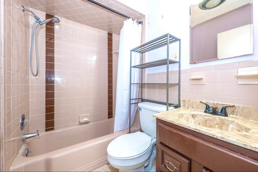 Building Photo - 45 Essex Ave