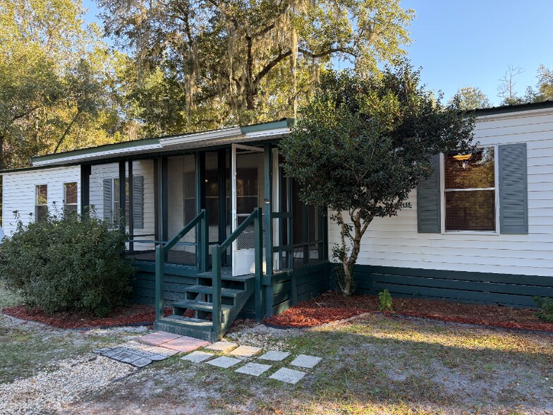 Building Photo - 4635 Johns Cemetery Rd