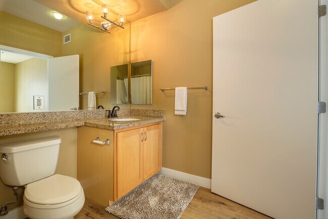 Building Photo - Stylish & Spacious Courtyard-Facing Condo in the Heart of Gaslamp