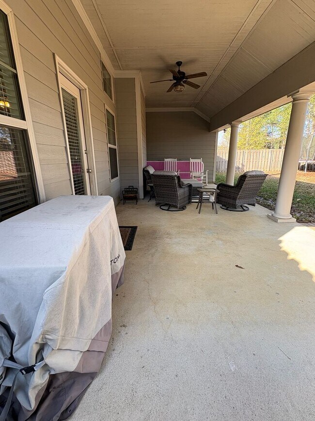 Building Photo - Woodland Creek Rental