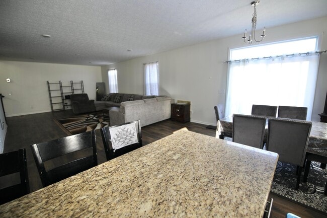 Building Photo - 216 Old Bay Dr