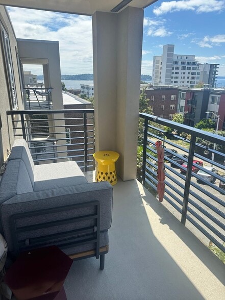 Balcony - 626 4th Ave W