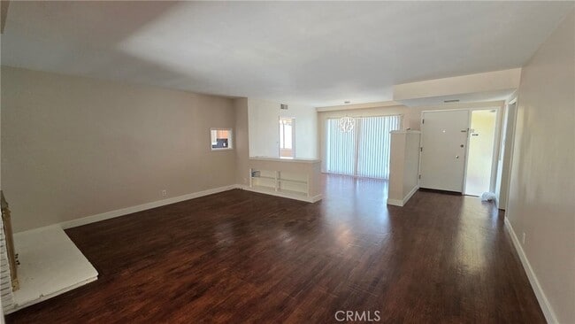 Building Photo - 6034 S Kings Rd