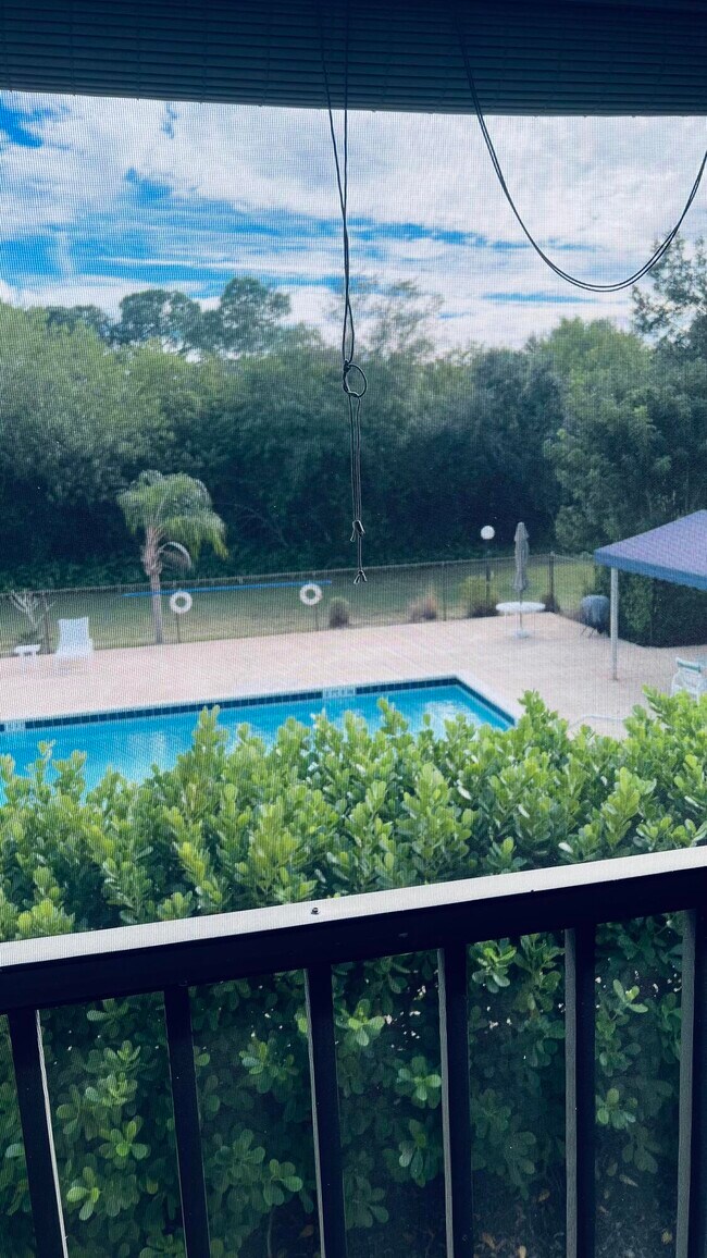 Building Photo - 2454 SE Garden Terrace