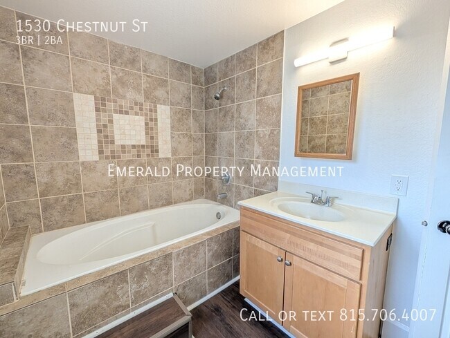 Building Photo - 1530 Chestnut St