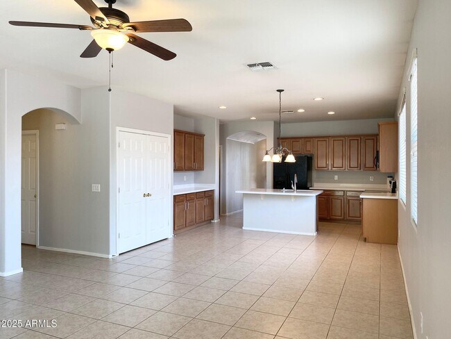 Building Photo - 1376 E Mia Ln