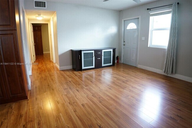 Building Photo - 20301 SW 118th Ave
