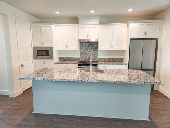 Building Photo - Newer Townhome at Penny Lane in Concord, 2...